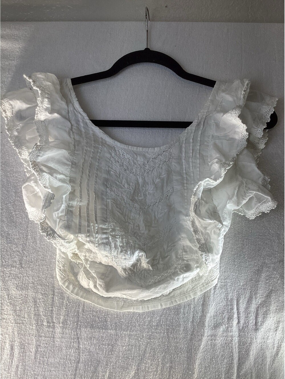 Altar’d State Adrian White Embroidered Crop Top Women’s Size Medium